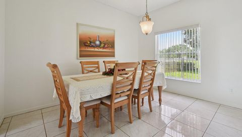 106 Woodbury Pines Cir