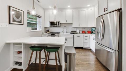 1214 W Webster Avenue