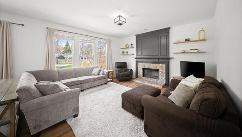 4299 Orchard Creek Dr SE