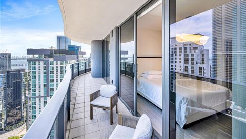 1000 Brickell Plz