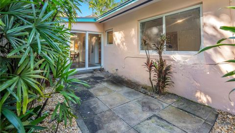 2496 - 2490 Abaco Avenue