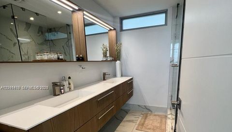 9521 E Bay Harbor Dr