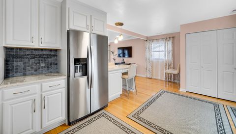 327 N Pershing Avenue