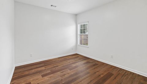 2319 Sawgrass Dr