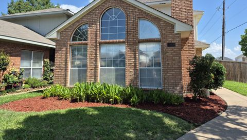 2035 Greenview Dr