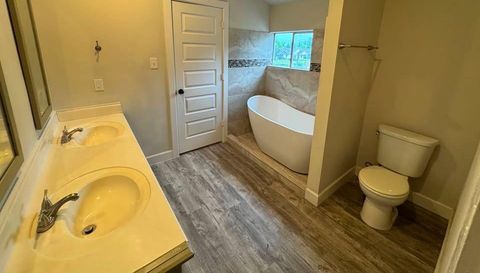 8105 Parker Rd