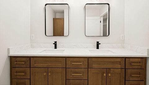 4929 Wild Rose Trail