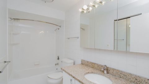 5901 N SHERIDAN Road