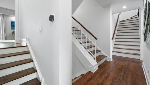 840 W Buckingham Place