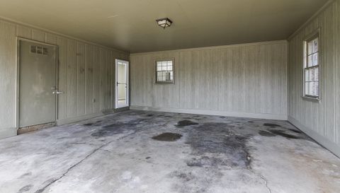 1148 Independence Dr