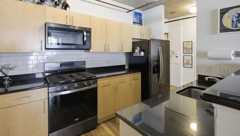 700 W Van Buren Street