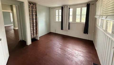 814 E INDIANA AVENUE