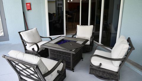 1884 Coconut Palm Cir