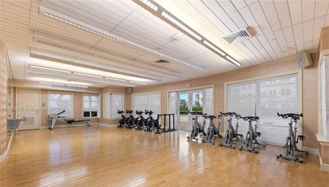 19900 W Country Club Dr