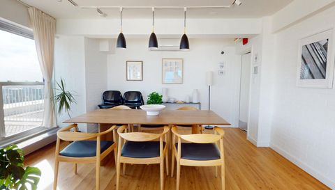 336 W Wellington Avenue