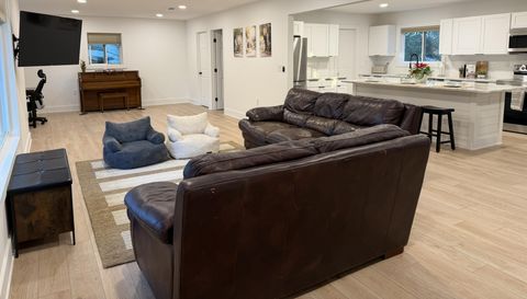 324 Leah Miller Dr NW