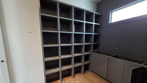 7048 Nichols Cove Dr