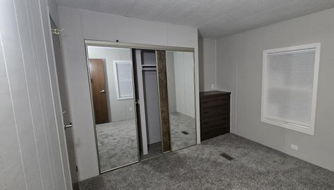 5635 N Seagull Dr NE