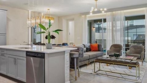 1692 TROPICAL PALMS CIRCLE