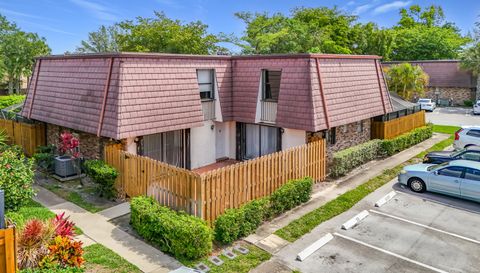 7496 Courtyard Run E