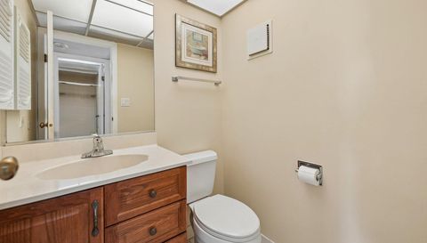 5401 Chateau Dr