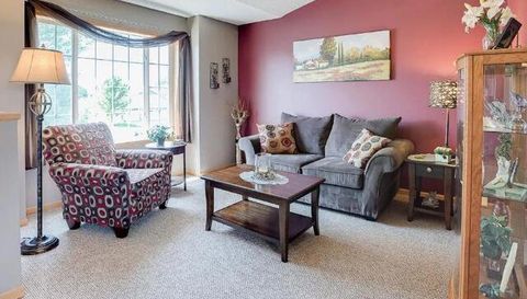 2006 Independence St S