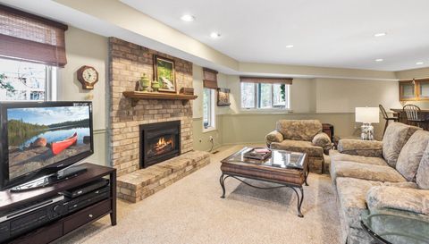 2195 Ferris Lane