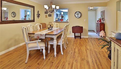 865 MACLAREN DRIVE N