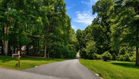 6748 Stonebridge Ln