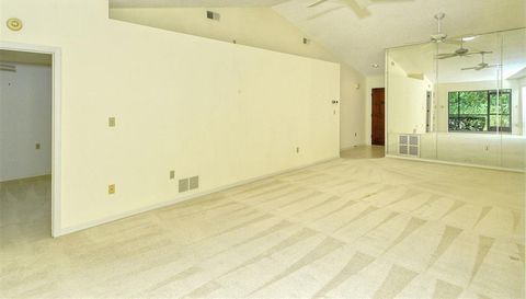 4635 Oak Forest