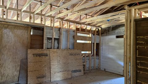 347 River Bend Rd SW