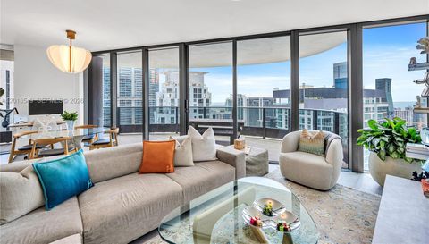 1000 Brickell Plz