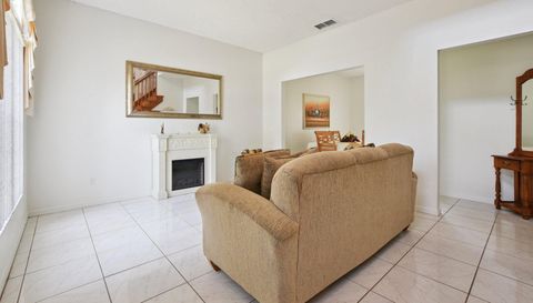 106 Woodbury Pines Cir