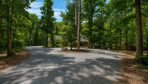 6748 Stonebridge Ln