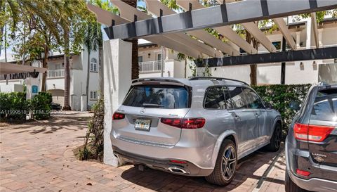 1413 Sunset Harbour Dr