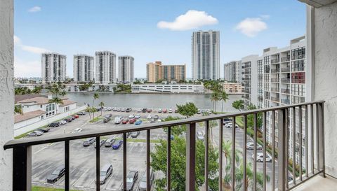 1000 Parkview Dr