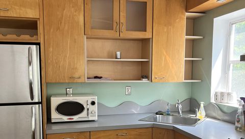 240 Collins Ave APT 2B