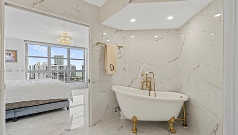 3500 Mystic Pointe Dr