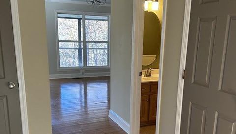 209 Falcon Crest Way