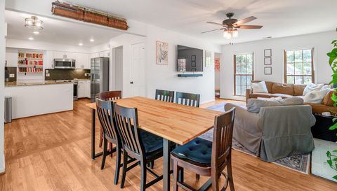 12328 Sandringham Pl