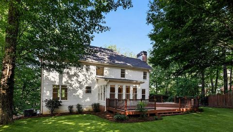 2240 Whispering Pines Ln