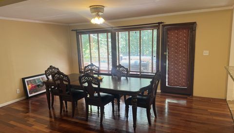 201 Loraine Woods Dr