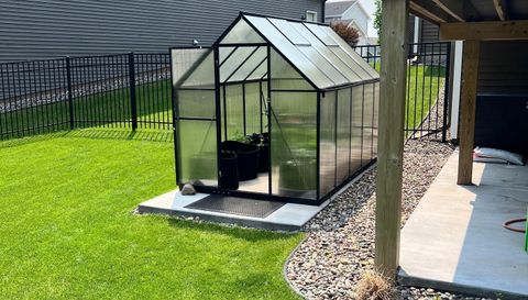 5928 Pinnacle Circle NE