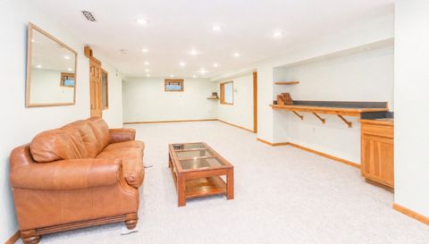 1368 Hunter Circle