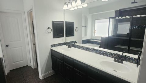 1131 Charleston Ln