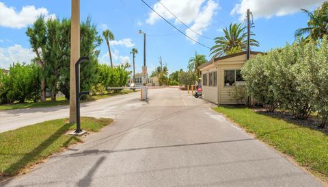 1119 Periwinkle Way Unit 355