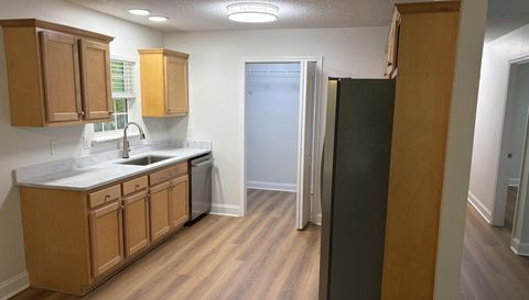 115 Richard St