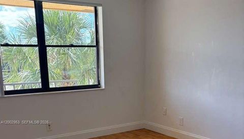 5937 Forest Hill Blvd