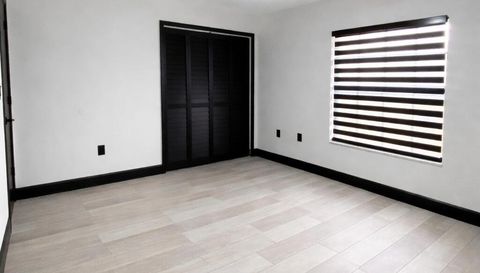 2398 Sweetwater Blvd