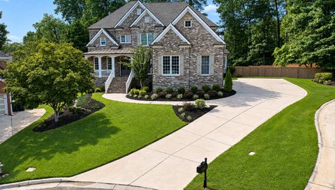 2213 Hollowbrooke Ct NW
